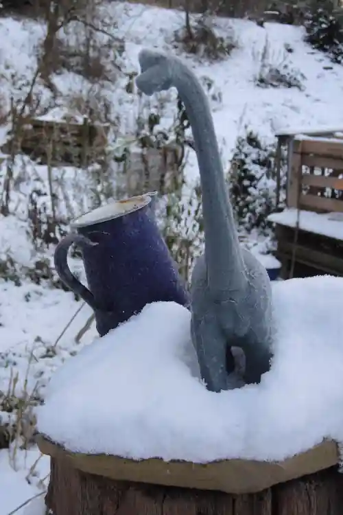 Dino in snow
